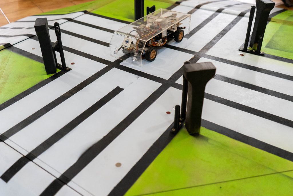 Carro Robot no Cruzamento